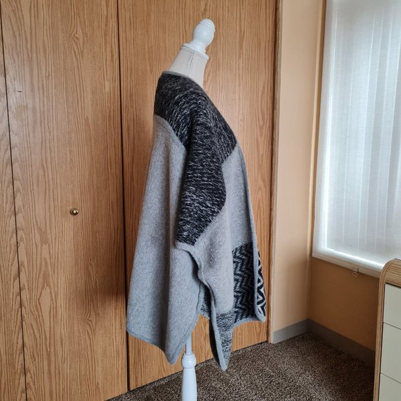 Wool Poncho Shawl Shrug Wrap Cape Club Monaco Wool Winter Grey Gray Black Fuzzy - Picture 2 of 6